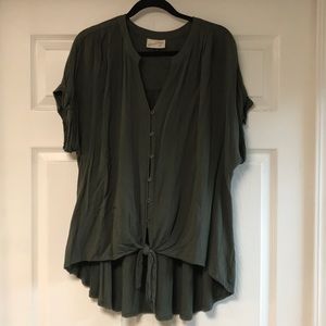 Universal Thread Tie Front Top